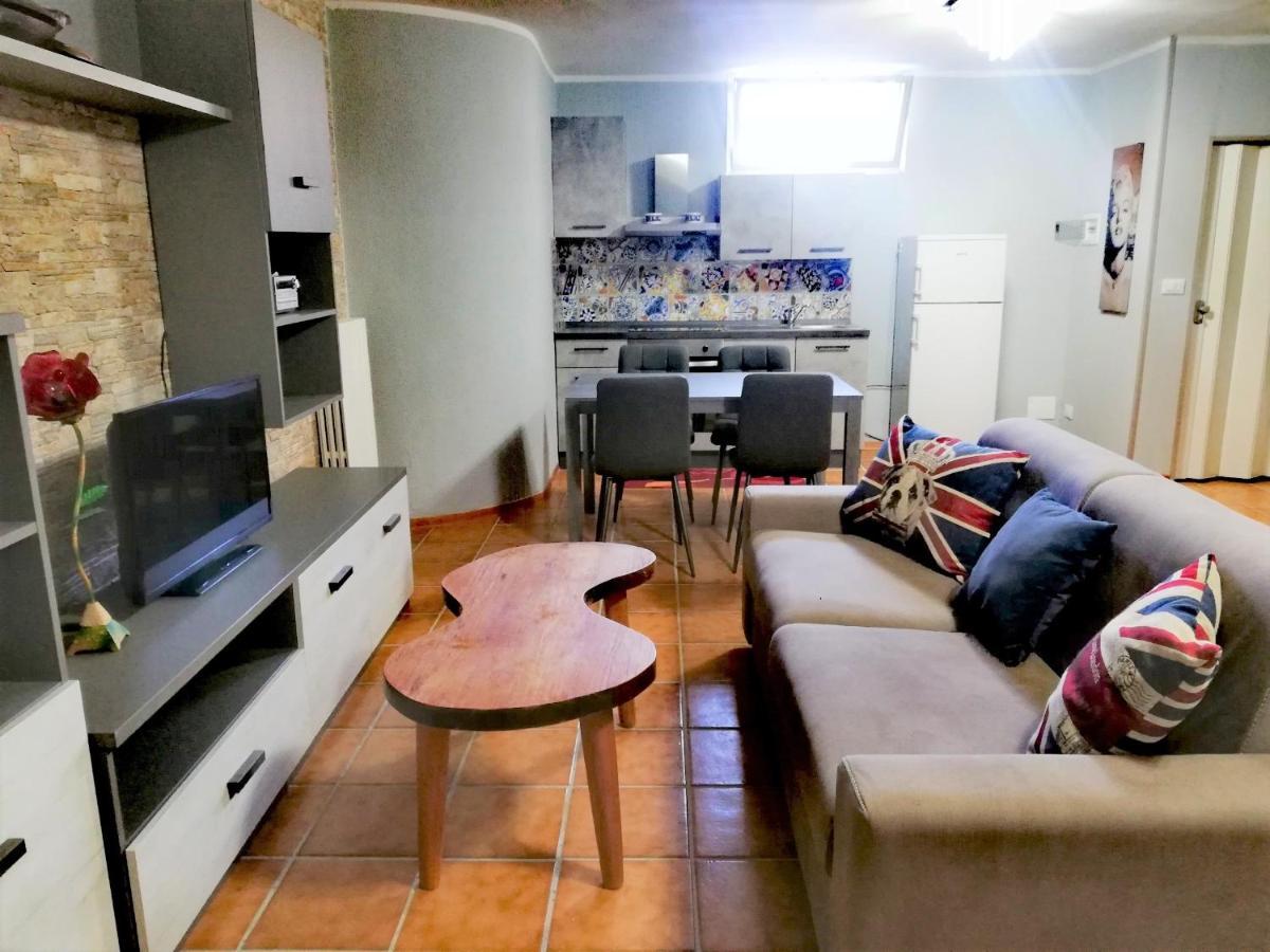 La Taverna Appartamento Scala A Chiocciola Follonica Bagian luar foto